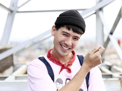 Tarra Budiman Jadi Penakluk Wanita di Terlalu Tampan