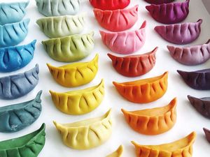 Bikin Ngiler! Cantiknya Dumpling Warna-warni Buatan Chef Brendan Pang