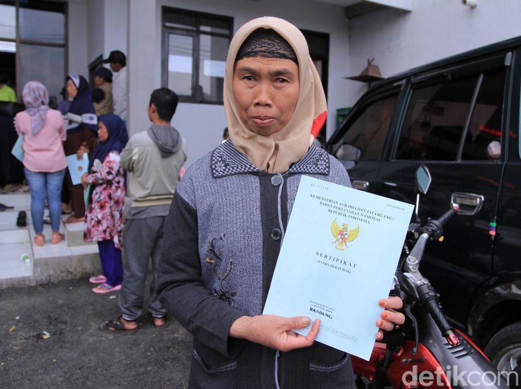 500 Warga Ciwidey Dapatkan Sertifikat Tanah 500 Warga Ciwidey Dapatkan Sertifikat Tanah