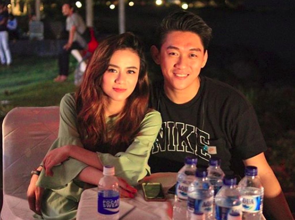 Ditinggal Dylan, Ifan Seventeen: Kita Akan Dinner Romanstis Lagi di Surga Ditinggal Dylan, Ifan Seventeen: Kita Akan Dinner Romanstis Lagi di Surga