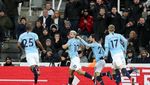 The Citizens Tersandung di St James Park