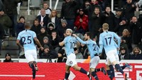 Ini adalah gol ke-15 Sergio Aguero ke gawang Newcastle United, terbanyak di antara tim-tim Premier League lainnya. Newcastle memang santapan empuk Aguero. (Scott Heppell/Reuters)