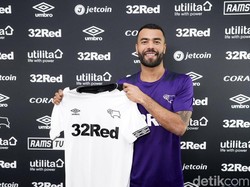 Ashley Cole berlabuh ke Derby County. Di sana dia bakal dilatih Frank Lampard, yang merupakan mantan rekan satu tim semasa masih main di Chelsea. (Foto: Instagram @TheRealAC3)