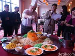 Yee Sang, Nian Gao dan Yum Cha Spesial Disajikan di Resto Berbintang Ini