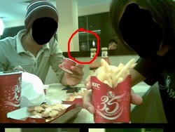 Hantu Nangkring di Restoran hingga Pose Jan Ethes Saat Ngemil