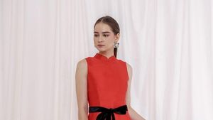 7 Cheongsam Glamour Hingga Batik yang Cantik Dikenakan Saat Imlek