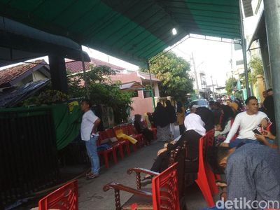 Suasana Duka di Rumah Saphira Indah