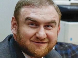 Politisi Rusia Ditangkap di Parlemen karena Dua Kasus Pembunuhan