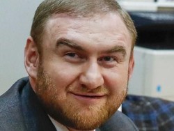 Politisi Rusia Ditangkap di Parlemen karena Dua Kasus Pembunuhan