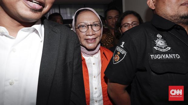 Diserahkan ke Kejaksaan, Ratna Sarumpaet Ditemani Atiqah