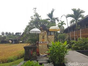 Ini Lho Arti Kain Hitam Putih dan Kain Kuning di Bali