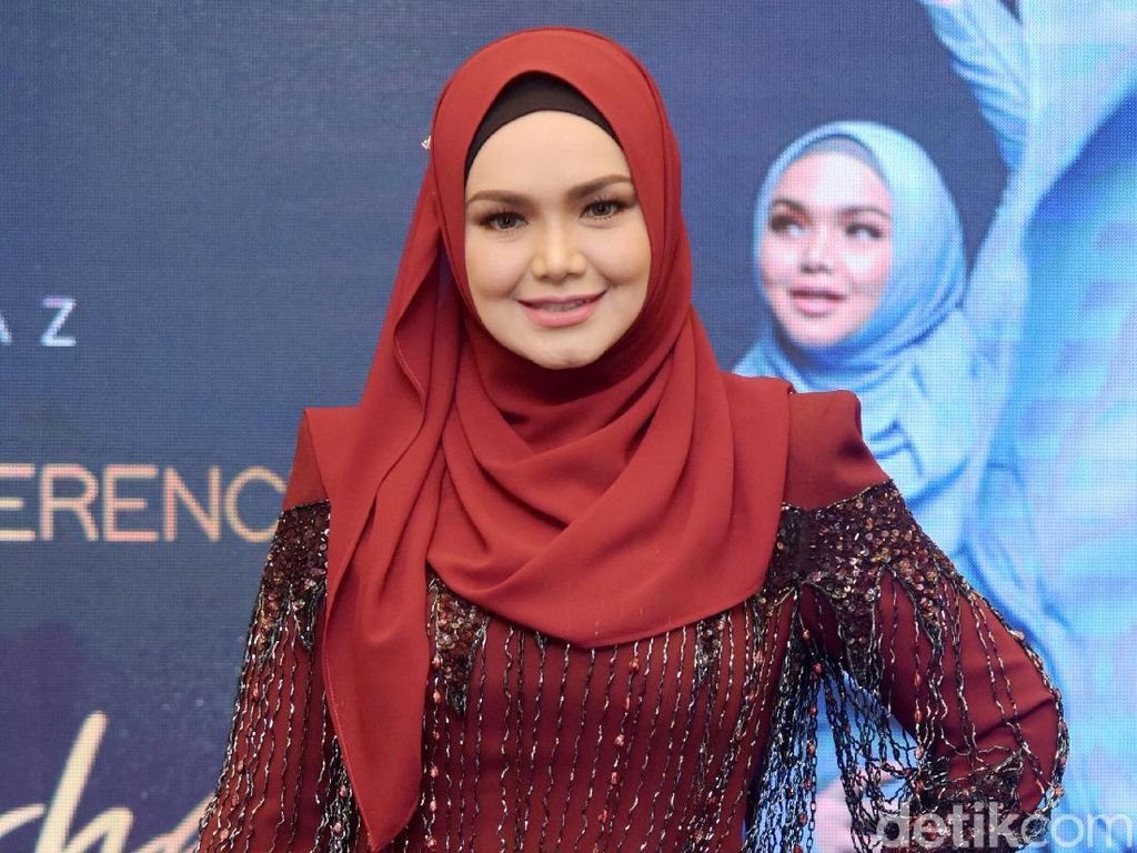 Kilas Balik Siti Nurhaliza, Pernah Jualan Kue di Kampung