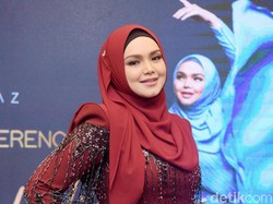 Wajah Tanpa Makeup Siti Nurhaliza Saat Umrah Bikin Netizen Terpana