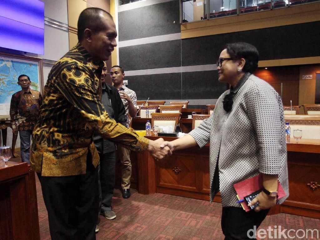 DPR akan Panggil Menlu soal 4 WN Australia di Pusaran Rusuh Papua DPR akan Panggil Menlu soal 4 WN Australia di Pusaran Rusuh Papua