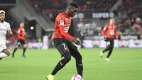 Ismailan Sarr bermain untuk Stade Rennais. Dia mencetak sembilan gol dari 28 laga atau 2.222 menit. (Foto: Instagram @ismaila_sarr_18)