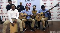 Petik Gitar, Sandi Bernyanyi untuk Ahmad Dhani