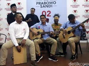 Petik Gitar, Sandi Bernyanyi untuk Ahmad Dhani