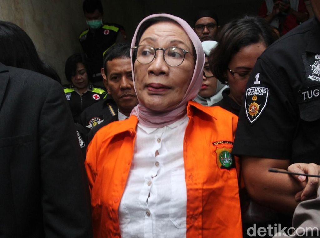 6 Fakta Ratna Sarumpaet yang Diserahkan ke Kejaksaan 6 Fakta Ratna Sarumpaet yang Diserahkan ke Kejaksaan