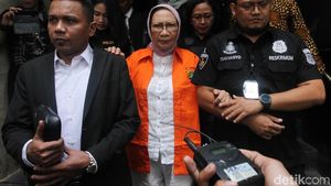 Berbaju Tahanan, Ratna Sarumpaet Dikawal ke Kejari Jaksel