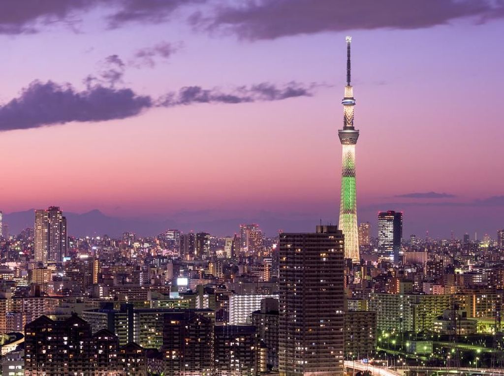 Malam di Tokyo, Jangan Lupa Lihat Gemerlap Kotanya dari Ketinggian