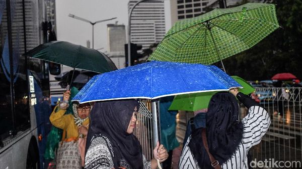 Warga Jakarta Siap-siap Hadapi Curah Hujan Tinggi