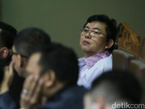 Lucas Hadapi Sidang Tuntutan Kasus Bantu Pelarian Eddy Sindoro Lucas Hadapi Sidang Tuntutan Kasus Bantu Pelarian Eddy Sindoro