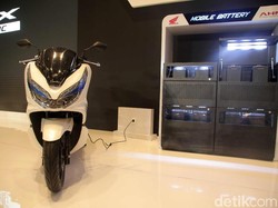 Terjang Hujan dan Banjir, PCX Listrik Gak Nyetrum Kok