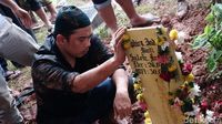 Perpisahan Sang Suami dengan Saphira Indah