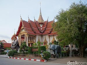 Nekat Manjat ke Menara Kuil, Turis Rusia Jatuh dan Tewas