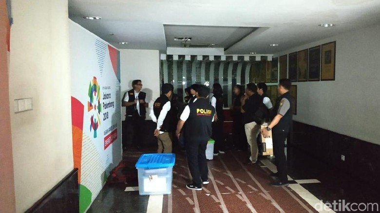 Selesai! Satgas Anti Mafia Bola Geledah Kantor PSSI 17 Jam Selesai! Satgas Anti Mafia Bola Geledah Kantor PSSI 17 Jam