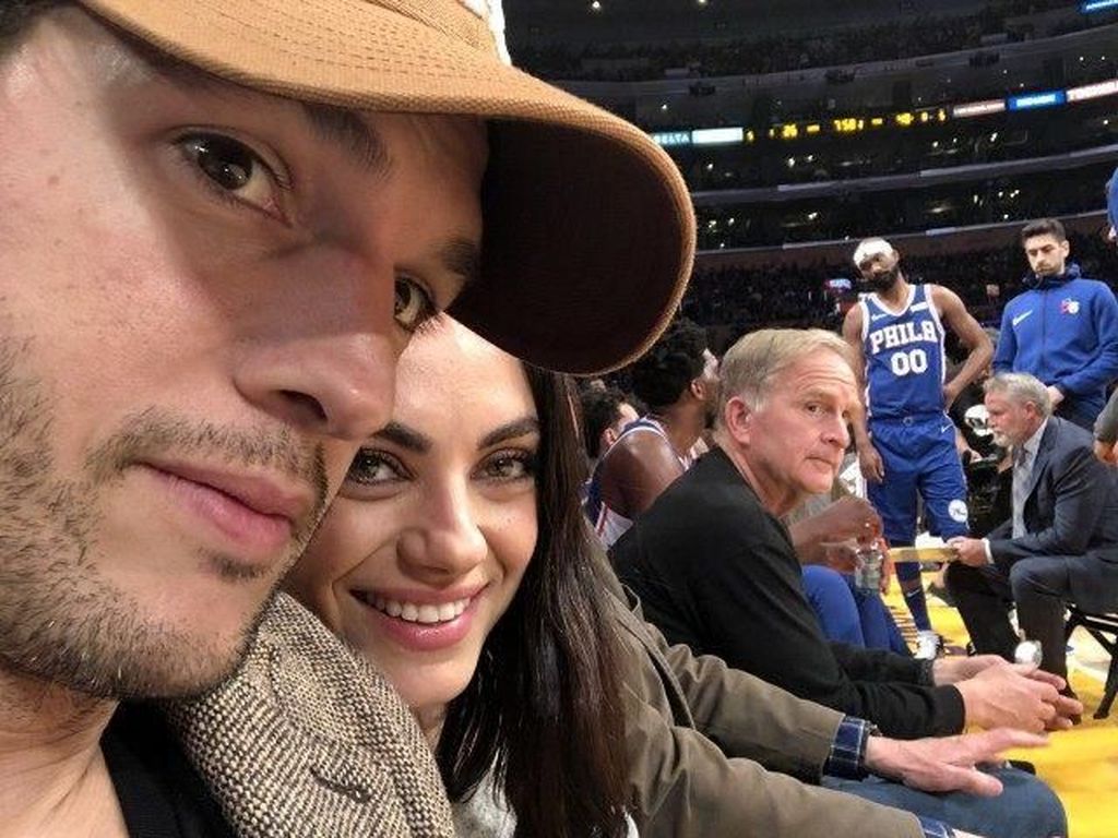 Respons Tak Terduga Ashton Kutcher-Mila Kunis usai Dikabarkan Cerai Respons Tak Terduga Ashton Kutcher-Mila Kunis usai Dikabarkan Cerai