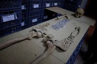 Ada Makam Kuno dan Tulang Manusia Berusia Ribuan Tahun di Bawah Restoran Ini