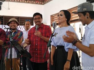 Kampanyekan Jokowi di Jakbar, Djarot Sampaikan Salam dari Ahok ke Warga