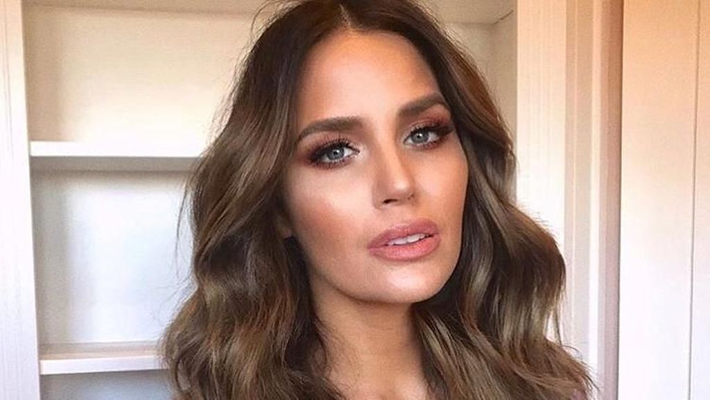 Foto: Model Cantik Punya Anak Satu yang Jadi Sensasi Posting Foto Topless Foto: Model Cantik Punya Anak Satu yang Jadi Sensasi Posting Foto Topless