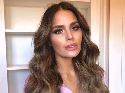 Foto: Model Cantik Punya Anak Satu yang Jadi Sensasi Posting Foto Topless