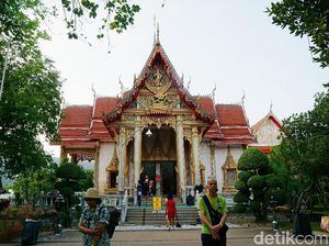 Megahnya Vihara Terbesar di Phuket