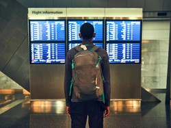 Viral, Foto Pria Sambut Pacarnya yang Selingkuh di Bandara