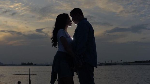 Bella Luna dan calon suami.