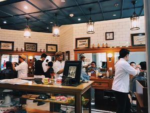 Pria Ini Bisnis Pangkas Rambut hingga Jadi Langganan Jokowi