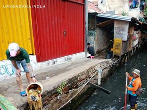 Jangan Buang Sampah Sembarangan di DKI, Dendanya Rp 500 Ribu Jangan Buang Sampah Sembarangan di DKI, Dendanya Rp 500 Ribu