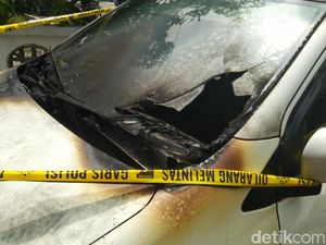 Teror Pembakaran Mobil di Semarang, Ganjar: Pelakunya Terlatih Teror Pembakaran Mobil di Semarang, Ganjar: Pelakunya Terlatih