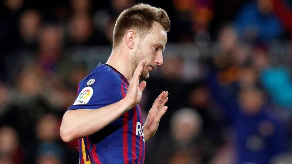 Ivan Rakitic jadi salah satu incaran utama Manchester United (REUTERS/Albert Gea)