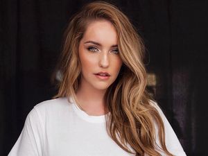 Bertubuh Sintal, Sepupu Gigi dan Bella Hadid Jadi Model Lingerie