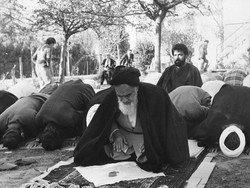 Republik Islam Iran, Negara yang Dirancang dari Desa di Luar Paris