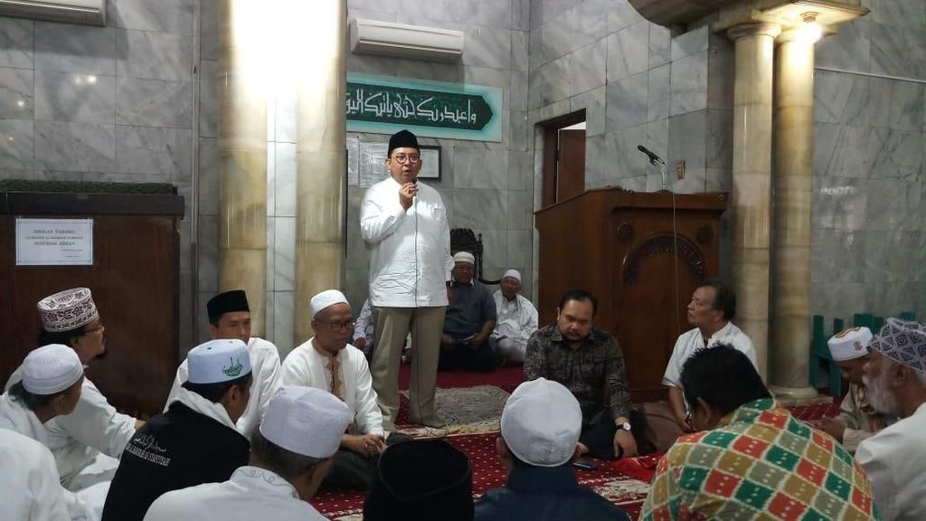 Potret Fadli Zon Bicara Keadilan Bagi Buni Yani ke Jemaah Masjid Potret Fadli Zon Bicara Keadilan Bagi Buni Yani ke Jemaah Masjid