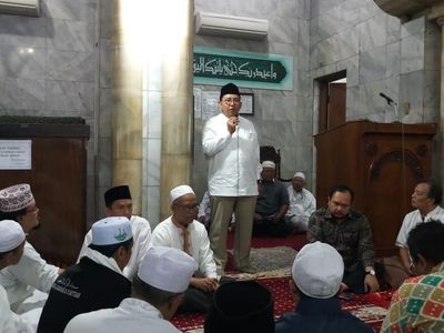 Potret Fadli Zon Bicara Keadilan Bagi Buni Yani ke Jemaah Masjid