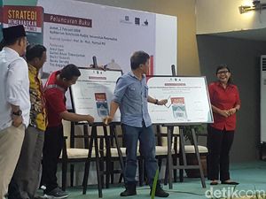 Di Launching Buku Denny Indrayana, Rocky Gerung Disapa Bos Akal Sehat Di Launching Buku Denny Indrayana, Rocky Gerung Disapa Bos Akal Sehat