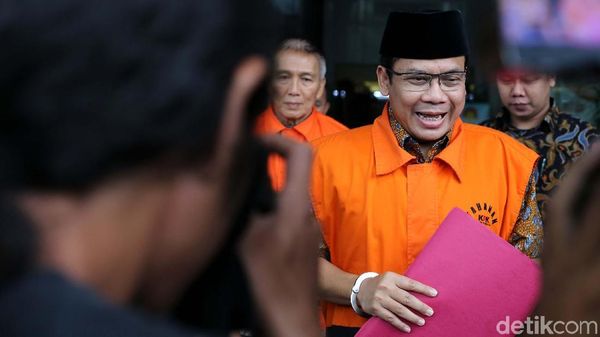 KPK Perpanjang Masa Penahanan Taufik Kurniawan