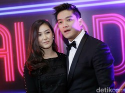 She Said Yes! Boy William Lamar Sang Kekasih