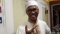 Curhat ke Pimpinan DPR, Buni Yani Pose Dua Jari